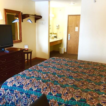 Executive Inn And Suites 沃基根 外观 照片